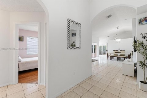 Casa en venta en Miami, Florida, 3 dormitorios, 120.49 m2 № 1310157 - foto 5