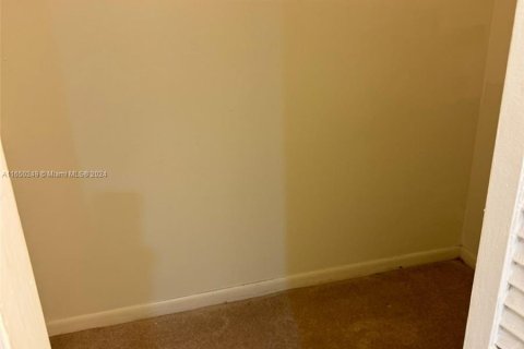 Condo in Lauderhill, Florida, 2 bedrooms  № 1332349 - photo 16