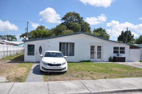 Casa en venta en Hialeah, Florida, 3 dormitorios, 182.27 m2 № 1332399 - foto 25