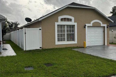 Villa ou maison à vendre à Kissimmee, Floride: 3 chambres, 112.5 m2 № 1357741 - photo 1