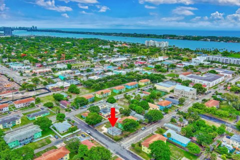 Villa ou maison à vendre à West Palm Beach, Floride: 2 chambres, 87.33 m2 № 1227758 - photo 1