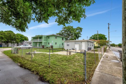 Villa ou maison à vendre à West Palm Beach, Floride: 2 chambres, 87.33 m2 № 1227758 - photo 8