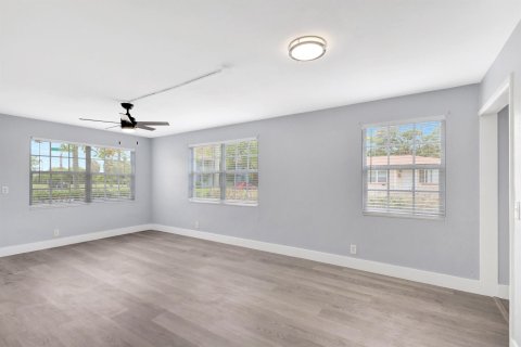 Villa ou maison à vendre à West Palm Beach, Floride: 2 chambres, 87.33 m2 № 1227758 - photo 30