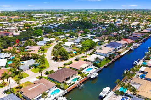 House in Lighthouse Point, Florida 3 bedrooms, 166.2 sq.m. № 1227635 - photo 6