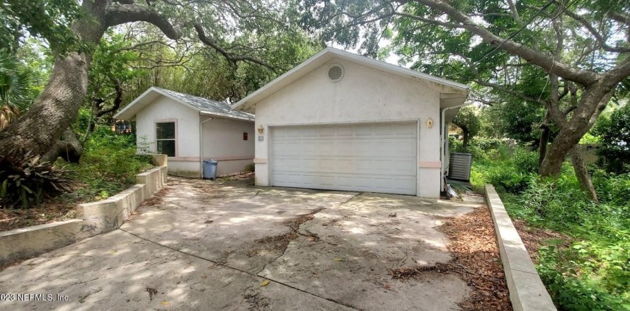 House in Saint Augustine, Florida 3 bedrooms, 153.57 sq.m. № 768124