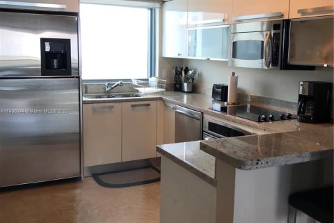 Condo in Miami, Florida, 2 bedrooms  № 874068 - photo 14