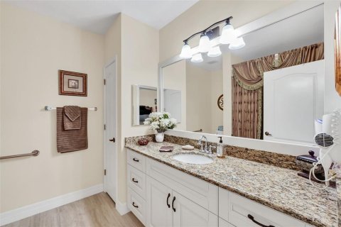 Condo in Celebration, Florida, 2 bedrooms  № 1361145 - photo 23