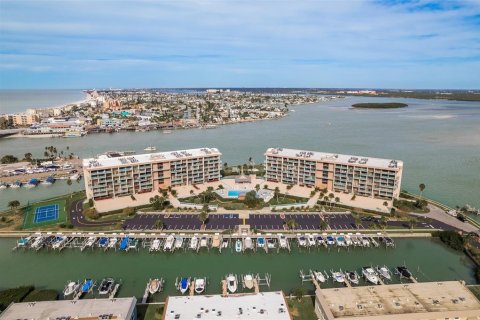 Copropriété à vendre à Treasure Island, Floride: 2 chambres, 109.16 m2 № 1361144 - photo 1