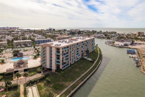 Condominio en venta en Treasure Island, Florida, 2 dormitorios, 109.16 m2 № 1361144 - foto 24