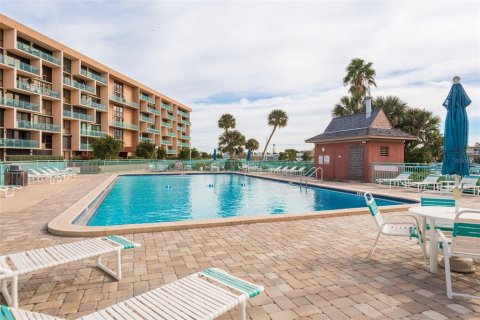 Condominio en venta en Treasure Island, Florida, 2 dormitorios, 109.16 m2 № 1361144 - foto 19