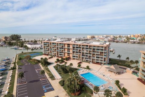 Copropriété à vendre à Treasure Island, Floride: 2 chambres, 109.16 m2 № 1361144 - photo 25