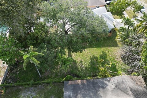 Terreno en venta en Miami, Florida № 1176064 - foto 17