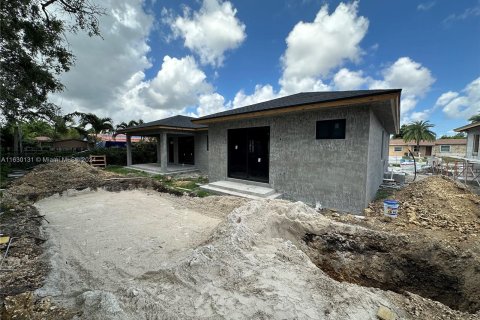 House in Miami, Florida 4 bedrooms, 192.4 sq.m. № 1290952 - photo 5