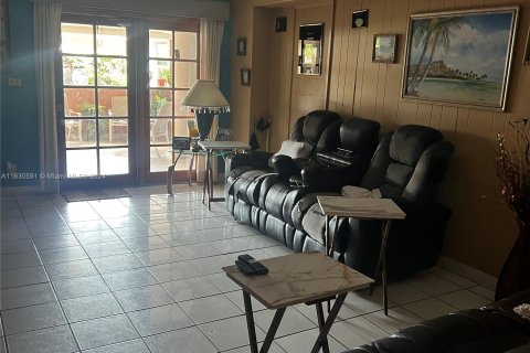 Casa en venta en West Park, Florida, 3 dormitorios, 187.11 m2 № 1291260 - foto 4