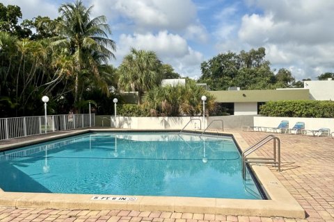 Copropriété à vendre à Sunrise, Floride: 2 chambres, 87.7 m2 № 1223153 - photo 4