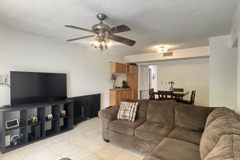 Condo in Sunrise, Florida, 2 bedrooms  № 1223153 - photo 21