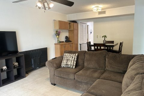 Condo in Sunrise, Florida, 2 bedrooms  № 1223153 - photo 22