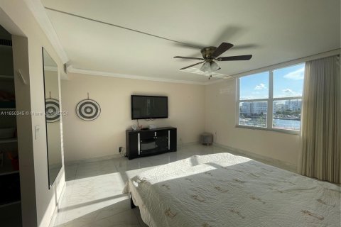 Copropriété à louer à Hallandale Beach, Floride: 2 chambres, 164.99 m2 № 1347723 - photo 20