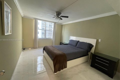 Copropriété à louer à Hallandale Beach, Floride: 2 chambres, 164.99 m2 № 1347723 - photo 13