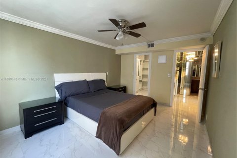 Copropriété à louer à Hallandale Beach, Floride: 2 chambres, 164.99 m2 № 1347723 - photo 15