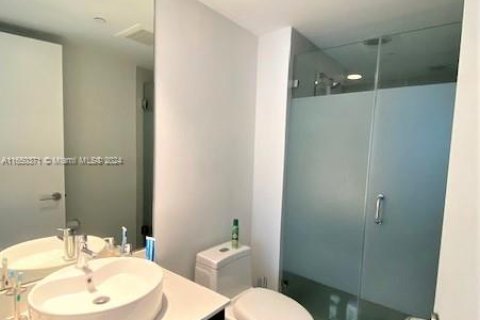 Condo in Miami, Florida, 1 bedroom  № 1347725 - photo 22