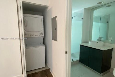 Condominio en alquiler en Miami, Florida, 1 dormitorio, 79.15 m2 № 1347725 - foto 23