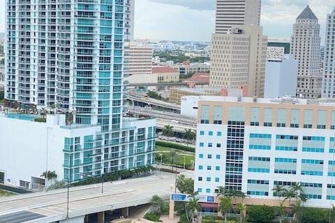 Condo in Miami, Florida, 1 bedroom  № 1347725 - photo 24