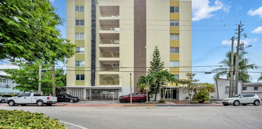 Condo in Miami Beach, Florida, 2 bedrooms  № 1347722