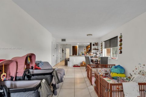 Condo in Miami Beach, Florida, 2 bedrooms  № 1347722 - photo 7