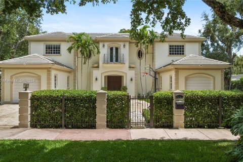 Villa ou maison à vendre à Coral Gables, Floride: 5 chambres, 424.19 m2 № 1331040 - photo 1