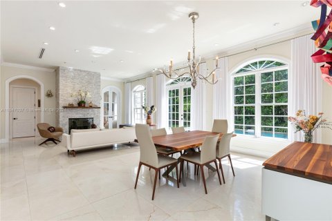 Casa en venta en Coral Gables, Florida, 5 dormitorios, 424.19 m2 № 1331040 - foto 9