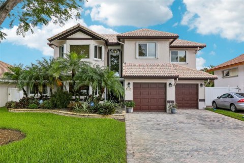 House in Pembroke Pines, Florida 4 bedrooms, 225.57 sq.m. № 1347702 - photo 1