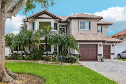 House in Pembroke Pines, Florida 4 bedrooms, 225.57 sq.m. № 1347702 - photo 4