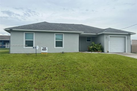 Villa ou maison à louer à LaBelle, Floride: 4 chambres, 129.51 m2 № 1353837 - photo 2