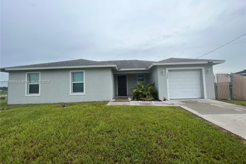 Villa ou maison à louer à LaBelle, Floride: 4 chambres, 129.51 m2 № 1353837 - photo 3