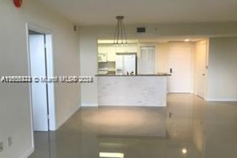 Condominio en alquiler en Aventura, Florida, 2 dormitorios, 109.16 m2 № 1353884 - foto 1