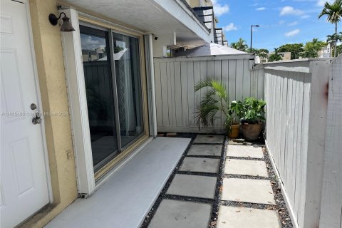 Townhouse in Miami, Florida 2 bedrooms, 92.9 sq.m. № 1353886 - photo 3