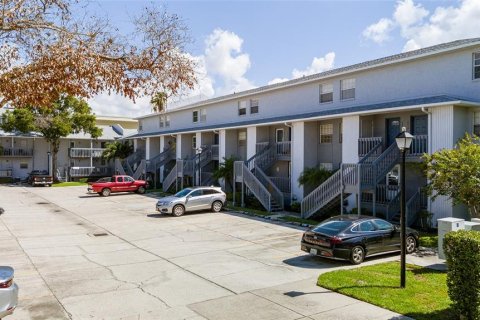 Condo in Tampa, Florida, 2 bedrooms  № 1342761 - photo 22