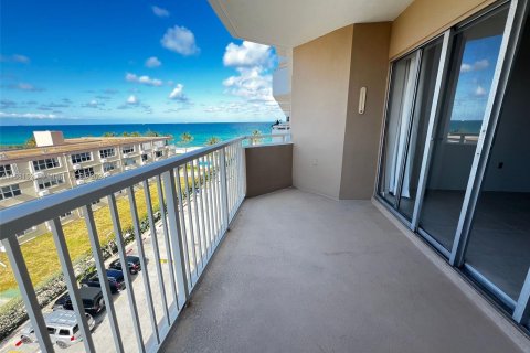 Condominio en venta en Hallandale Beach, Florida, 1 dormitorio, 80.82 m2 № 1160248 - foto 2