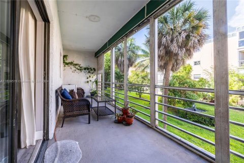 Condo in Lauderdale Lakes, Florida, 2 bedrooms  № 1315570 - photo 26