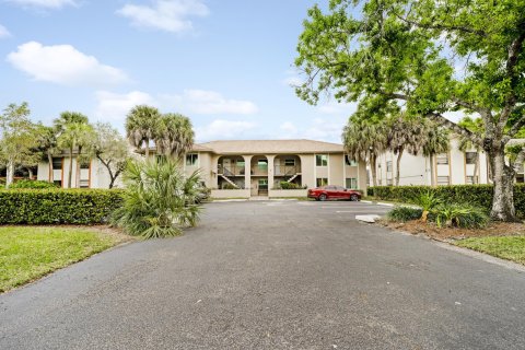 Immobilier commercial à vendre à Coral Springs, Floride: 524.71 m2 № 1003799 - photo 28