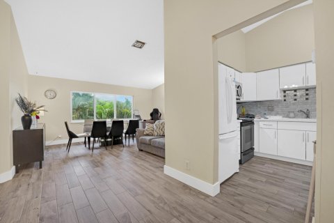 Immobilier commercial à vendre à Coral Springs, Floride: 524.71 m2 № 1003799 - photo 30