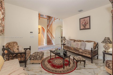 House in Royal Palm Beach, Florida 6 bedrooms, 297.19 sq.m. № 1282799 - photo 6