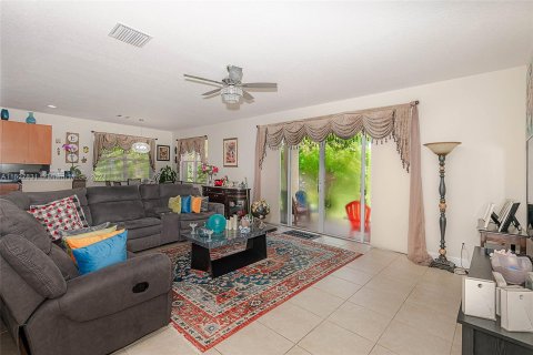 House in Royal Palm Beach, Florida 6 bedrooms, 297.19 sq.m. № 1282799 - photo 19