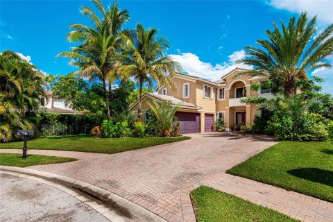 House in Royal Palm Beach, Florida 6 bedrooms, 297.19 sq.m. № 1282799 - photo 1