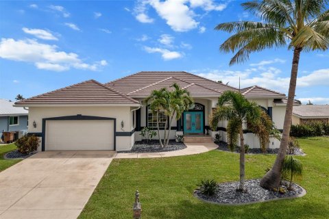 Villa ou maison à vendre à Punta Gorda, Floride: 3 chambres, 234.86 m2 № 1279883 - photo 1