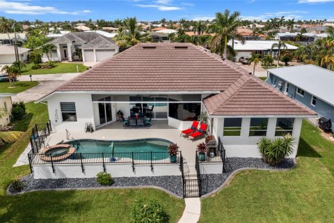 Casa en venta en Punta Gorda, Florida, 3 dormitorios, 234.86 m2 № 1279883 - foto 4