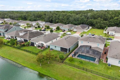 Villa ou maison à vendre à Kissimmee, Floride: 3 chambres, 197.05 m2 № 1360980 - photo 24