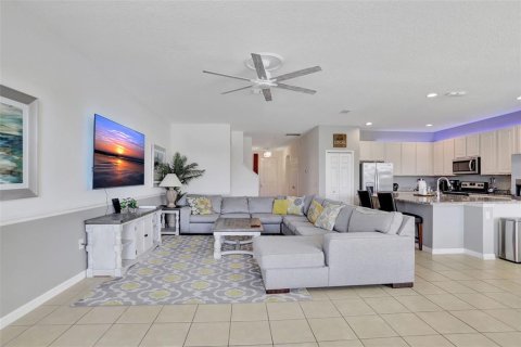 Casa en venta en Davenport, Florida, 10 dormitorios, 393.53 m2 № 1360829 - foto 11