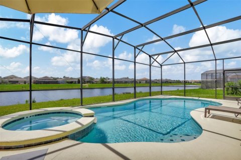 Casa en venta en Davenport, Florida, 10 dormitorios, 393.53 m2 № 1360829 - foto 8